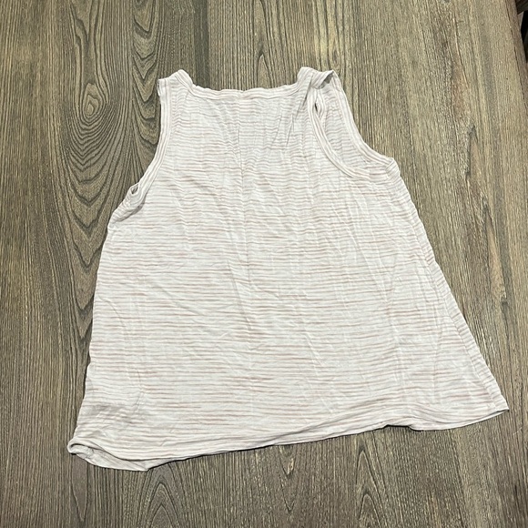 Old Navy Luxe Tank Top Sleeveless V-Neck Lightweight Casual Striped Cream Medium - Picture 4 of 4